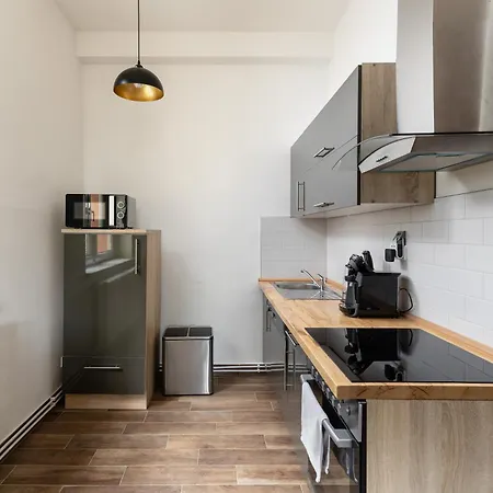 Loft Apartment *